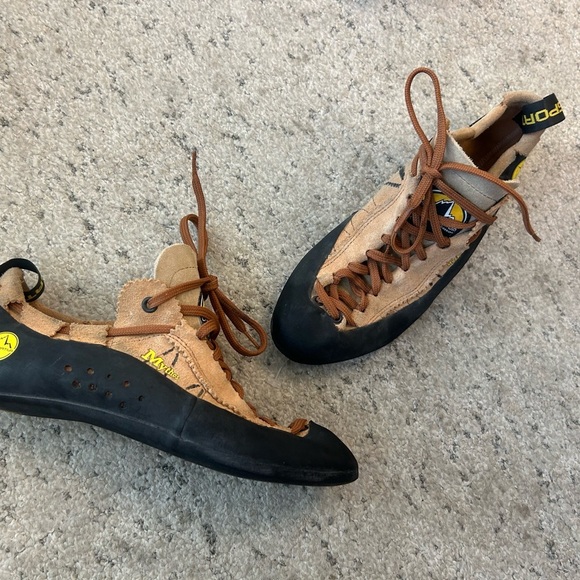 La Sportiva unisex women 9.5 climbing Athletic Shoes in very good condition - Picture 6 of 12